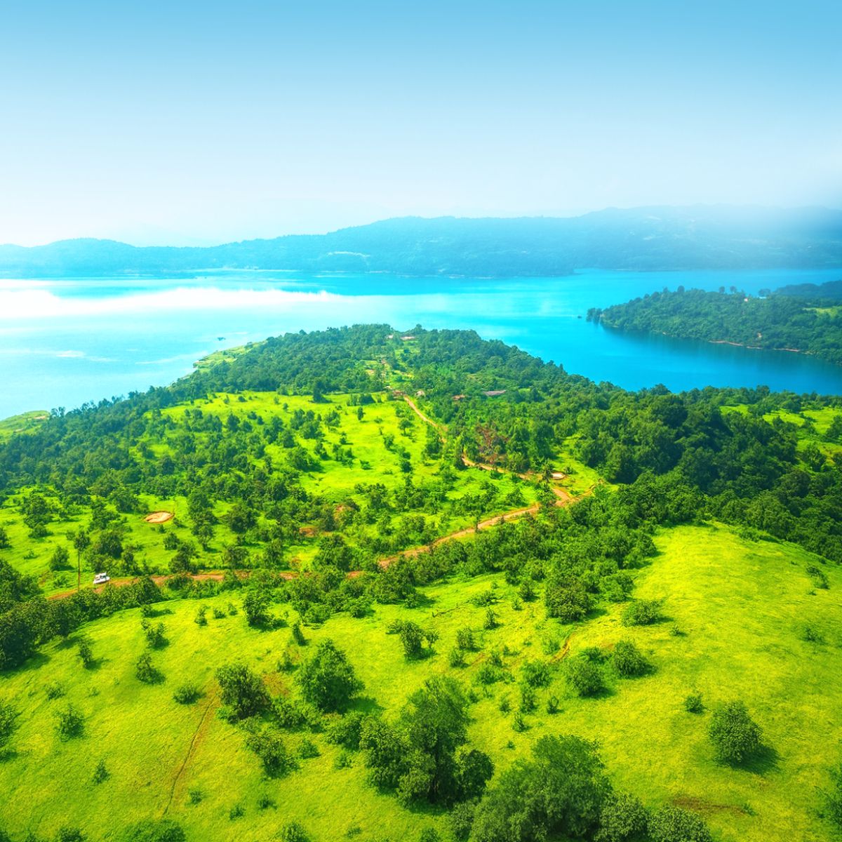 land-bg-img